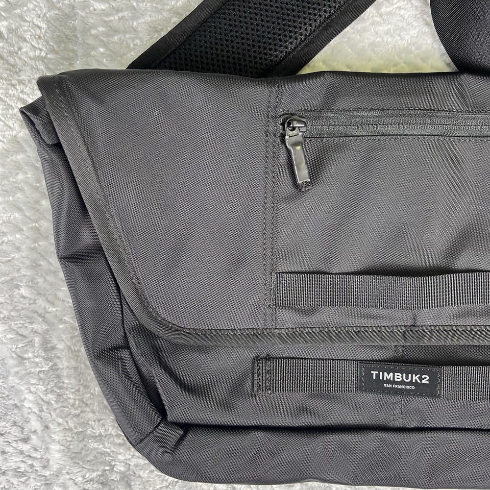 Timbuk2 Catapult Sling Bag Black Laptop Crossbody Commuter Travel OS - Picture 8 of 11